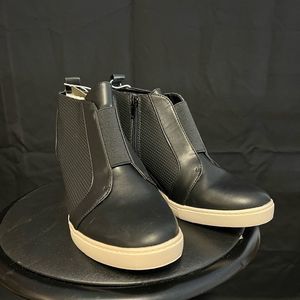 Platform sneakers
